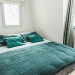 Hostnfly Apartments - Charming Studio In The Heart Of The Marais