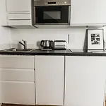 Hostnfly Apartments - Charming Studio In The Heart Of The Marais